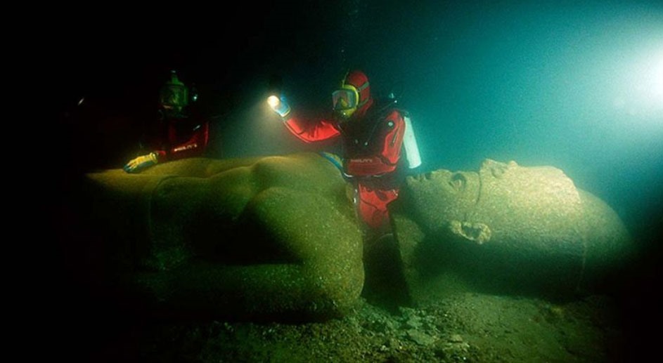 Các cổ vật ở thành phố chìm Heracleion. Ảnh: Franck Goddio/Hilti Foundation/Christoph Gerigk