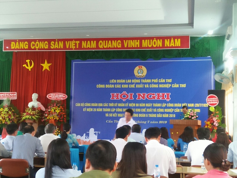 Quảnh cảnh tại buổi lễ.