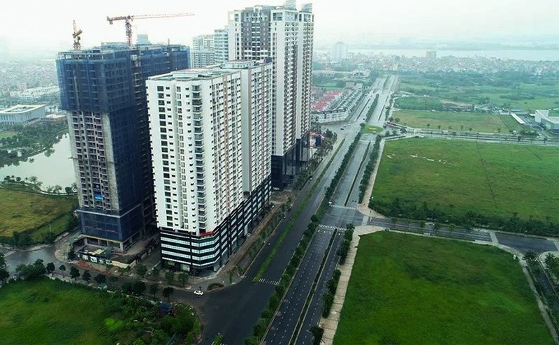 Theo bà Dung, từ khi xuất hiện tên đường “lạ“, nhiều người dân tại khu đô thị Ngoại giao đoàn đã xôn xao bàn tán vì tên này không phải do thành phố đặt.