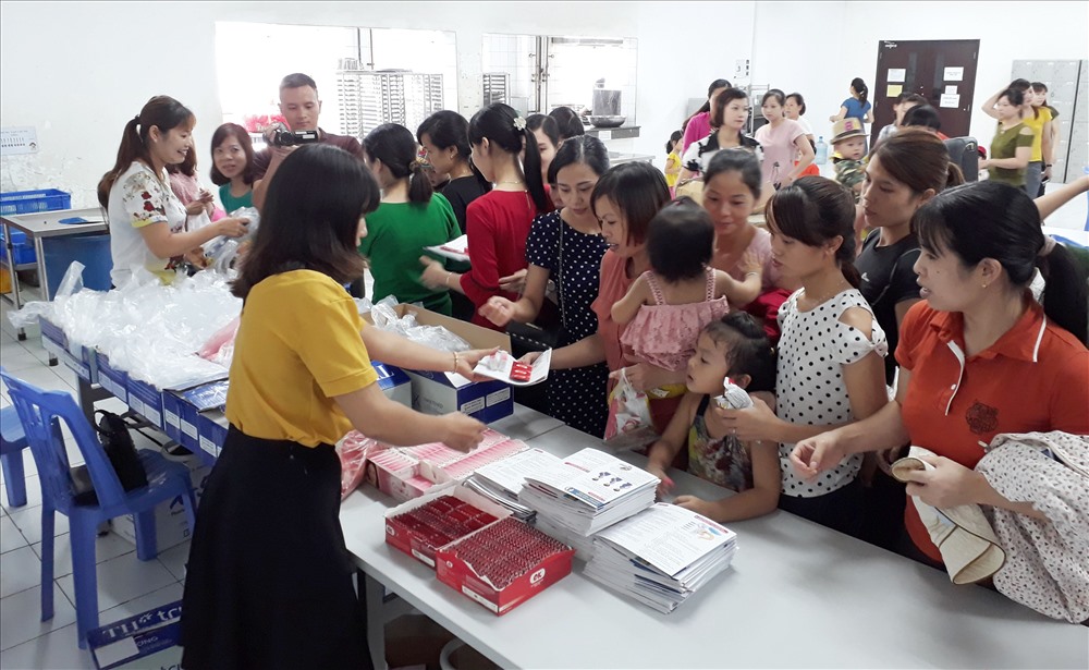 Tiếp thị xã hội bao cao su và thuốc tránh thai trong khuôn viên nhà máy