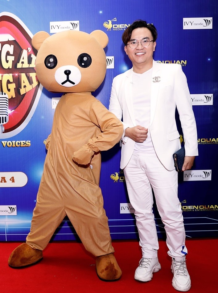 Đại Nghĩa đảm nhận vai trò MC.