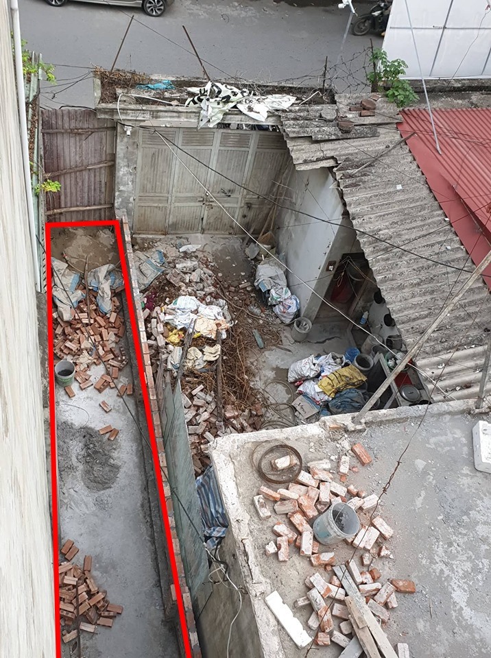 Phần ngõ đi chung nơi đang xảy ra tranh chấp.