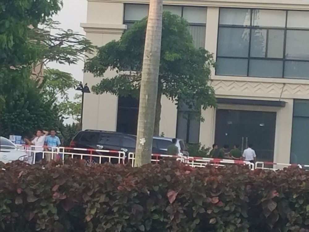 Lực lượng công an kiểm tra từ chiều đến đêm muộn vẫn chưa xong