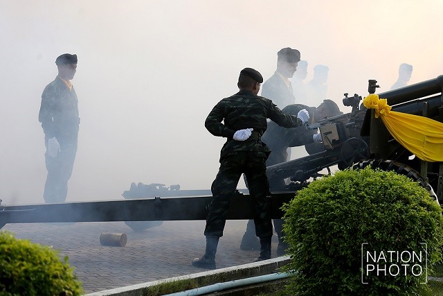 21 loạt pháo được phóng chào mừng sinh nhật Nhà vua Thái Lan. Ảnh: The Nation.