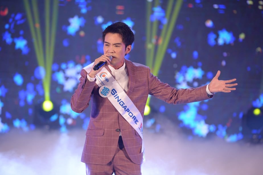 Ng Zhen Long Desmond của Singapore.
