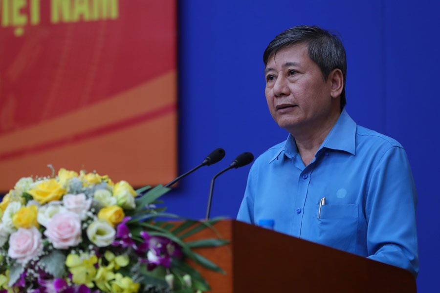 Phó Chủ tịch Thường trực Tổng LĐLĐVN Trần Thanh Hải phát biểu tại Hội nghị BCH Tổng LĐLĐVN lần thứ 4 (khoá XII). Ảnh: S.T