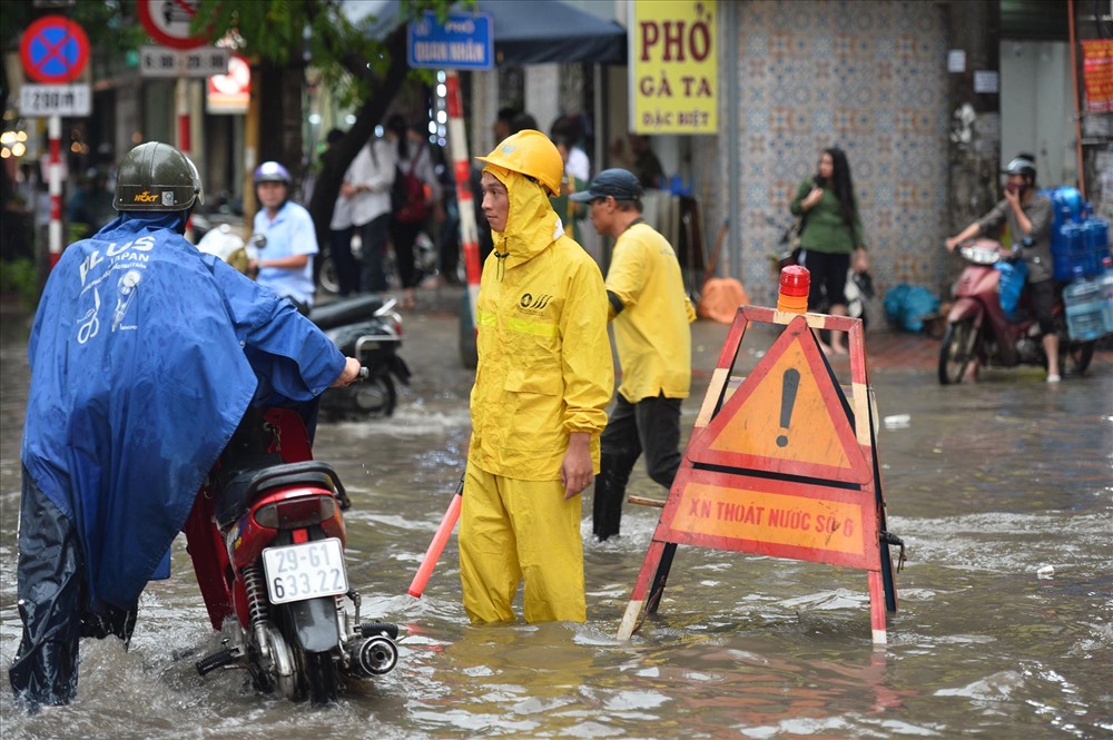 Phố Vũ Trọng Phụng.