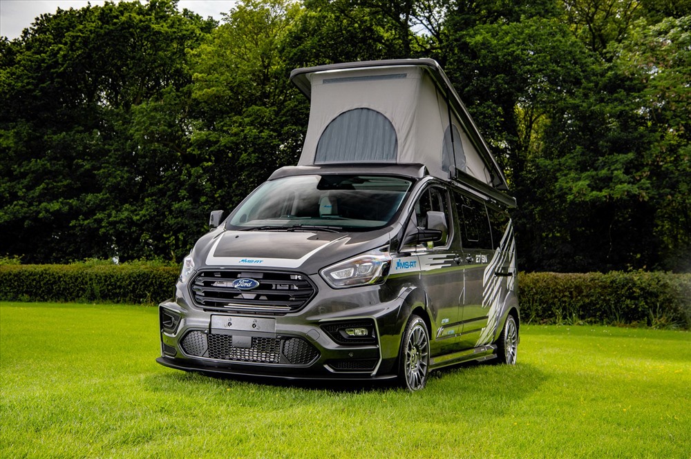 Chiếc Camper Van được làm mới có hình dạng cuốn hút người nhìn.Ảnh: Carscoops