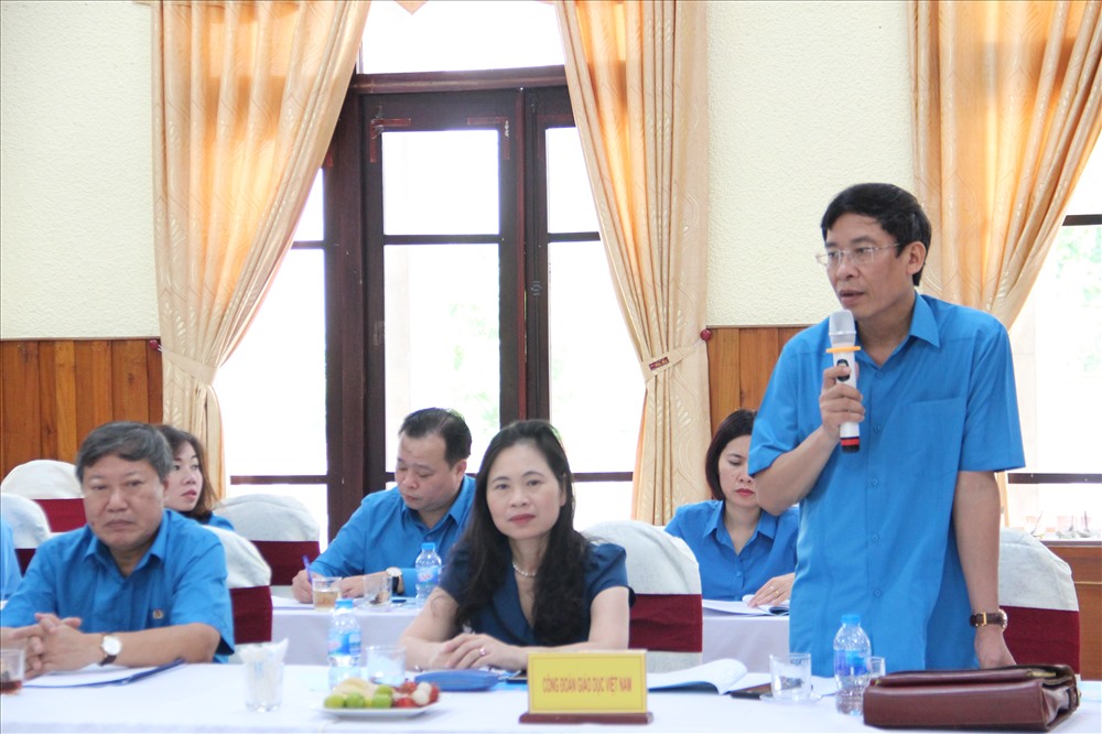 Đồng chí Vũ Minh Đức - Chủ tịch CĐ Giáo dục VN - phát biểu tại Hội nghị.