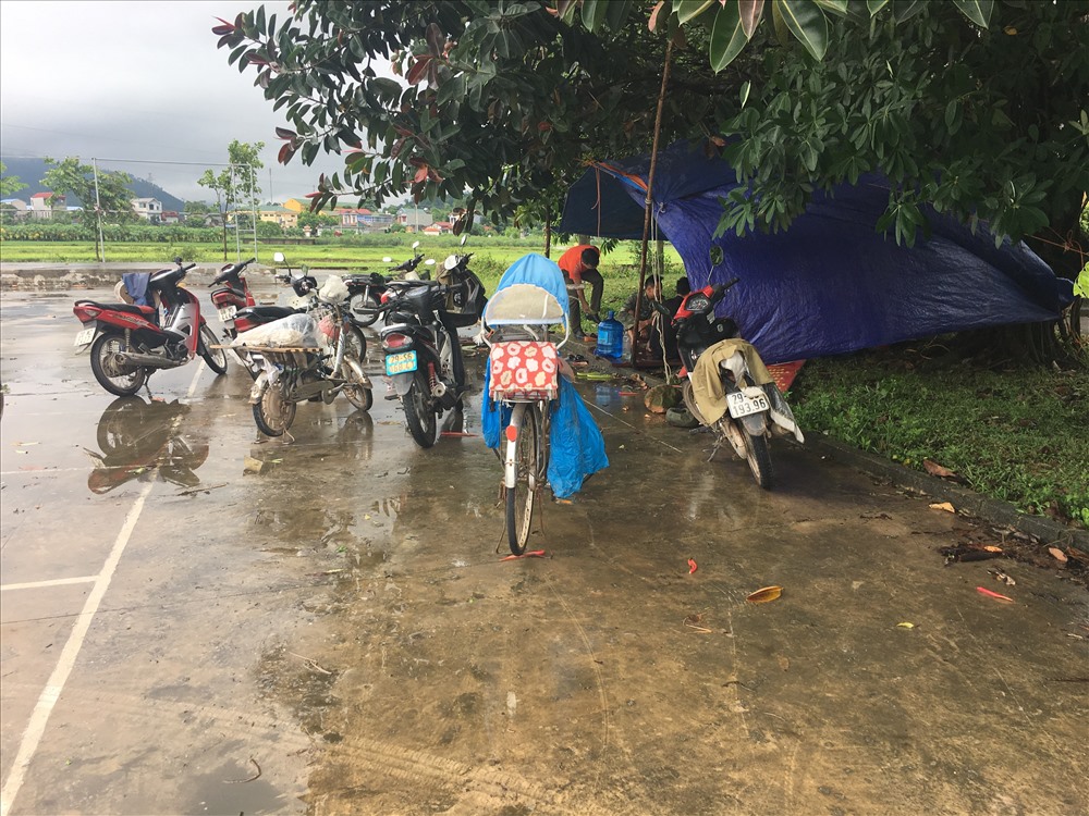 Người dân mong muốn chính quyền địa phương có đền bù thỏa đáng mới cho xe rác vào.
