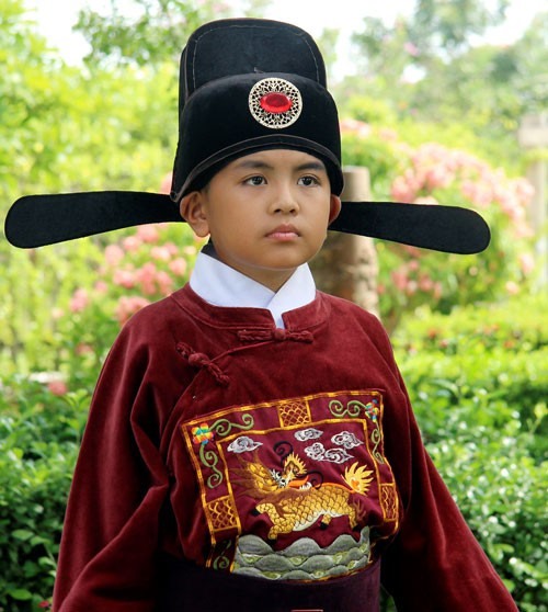 Cảnh trong phim “Cậu bé nước Nam”, phim thiếu nhi hiếm hoi được sản xuất, phát trên Đài Truyền hình tỉnh Vĩnh Long. Ảnh: Nhà sản xuất cung cấp.