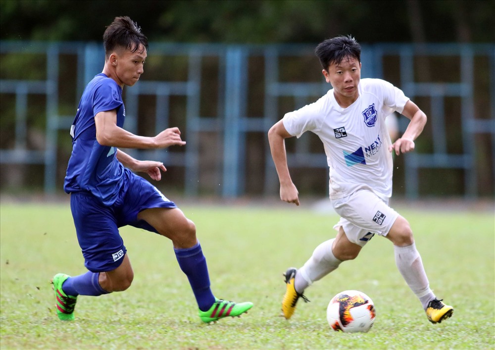 U17 HAGL (áo trắng) có chiến thắng đậm trước chủ nhà U17 Tây Ninh. Ảnh: Hữu Phạm