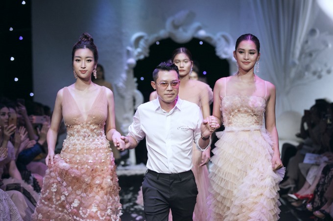 Xuất hiện cùng Đỗ Mỹ Linh còn có Hoa hậu Tiểu Vy. Ảnh: NQ.