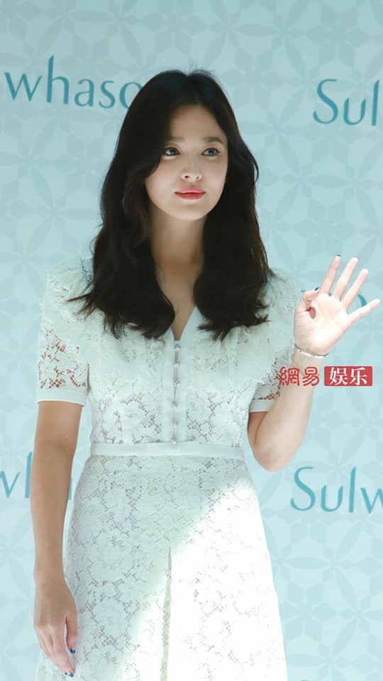 Song Hye Kyo bị nhận xét là tiều tuỵ hơn so với trước đây. Ảnh: Sina.