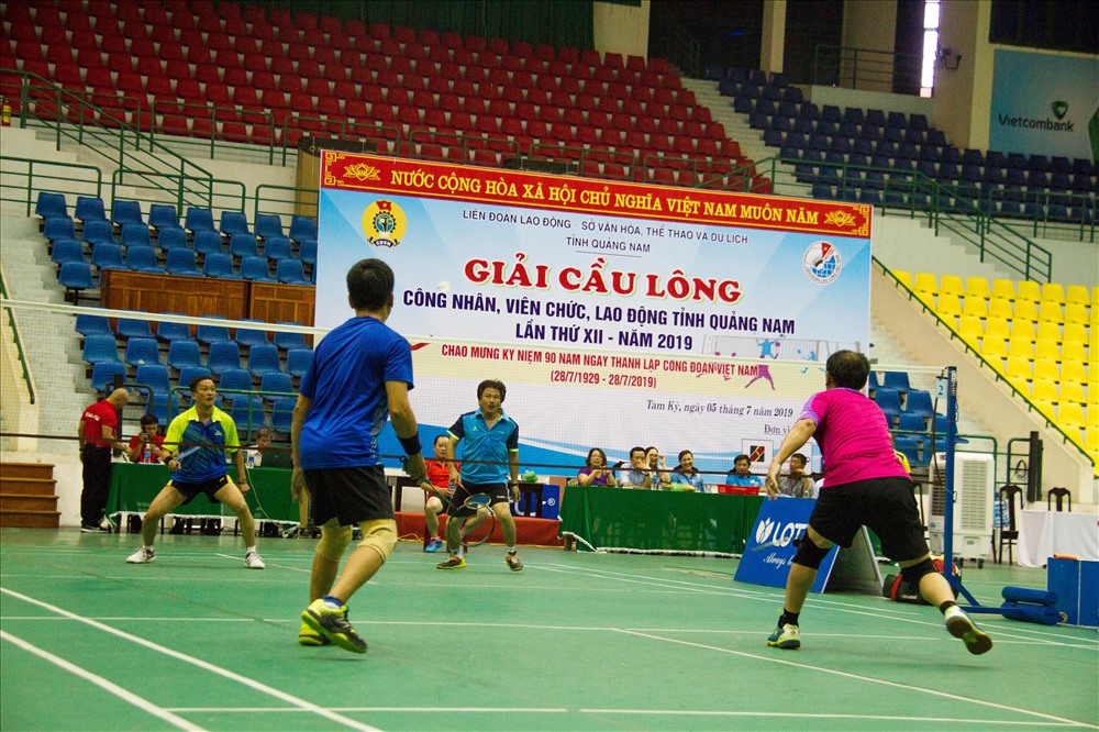 Các vận động viên tranh tài.