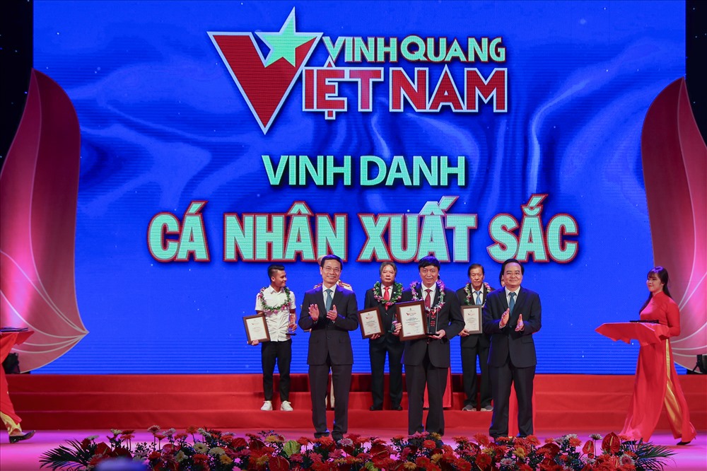 Giáo sư, tiến sĩ Nguyễn Văn Nội, Hiệu trưởng Trường Đại học Khoa học Tự nhiên, Đại học Quốc gia Hà Nội
