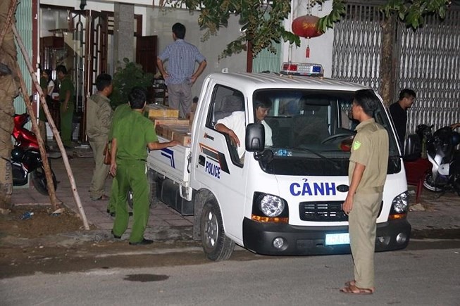 Cơ quan công an khám xét trụ sở doanh nghiệp Tuyết Liêm.