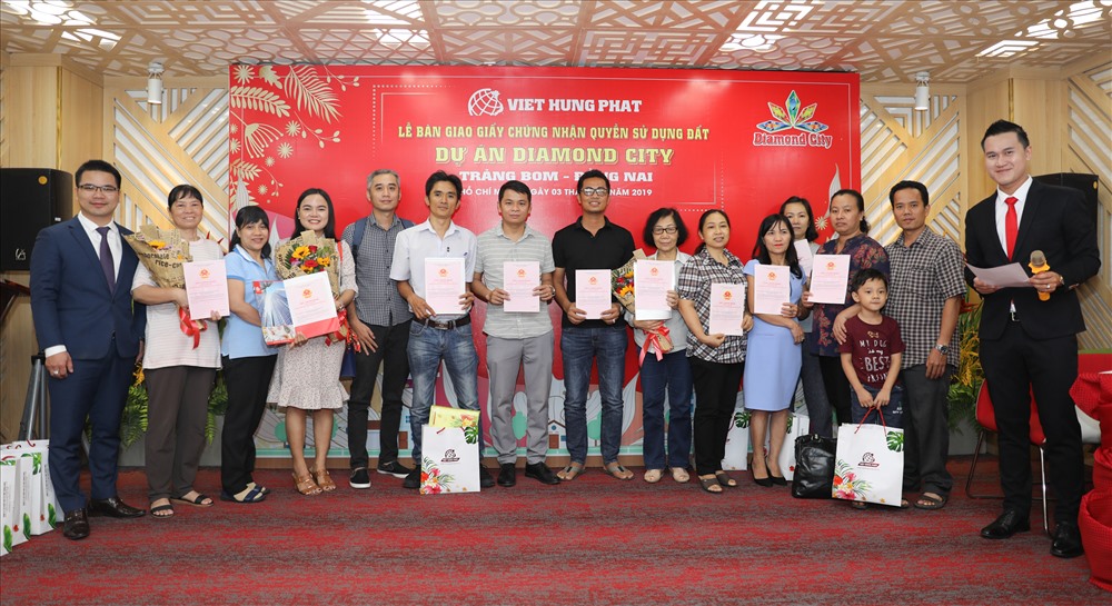 Hơn 400 khách hàng hân hoan vui mừng khi dự án Diamond City có sổ và tăng giá cao