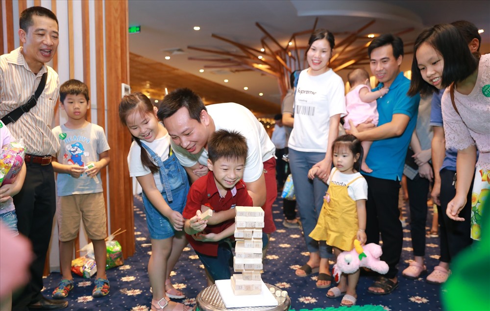 Nhìn thấy con vui cười, cả nhà hạnh phúc tại Ngày hội gia đình GrabCar, bố cảm thấy mình đã đúng đắn khi chọn công việc này