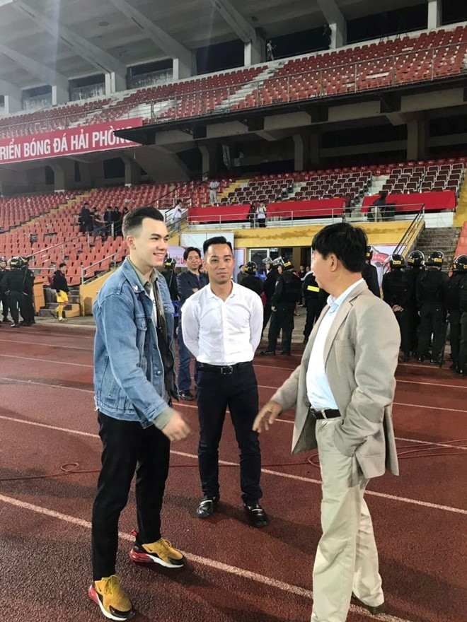 Đầu năm 2019, anh liên hệ với CLB Hải Phòng và được đồng ý.