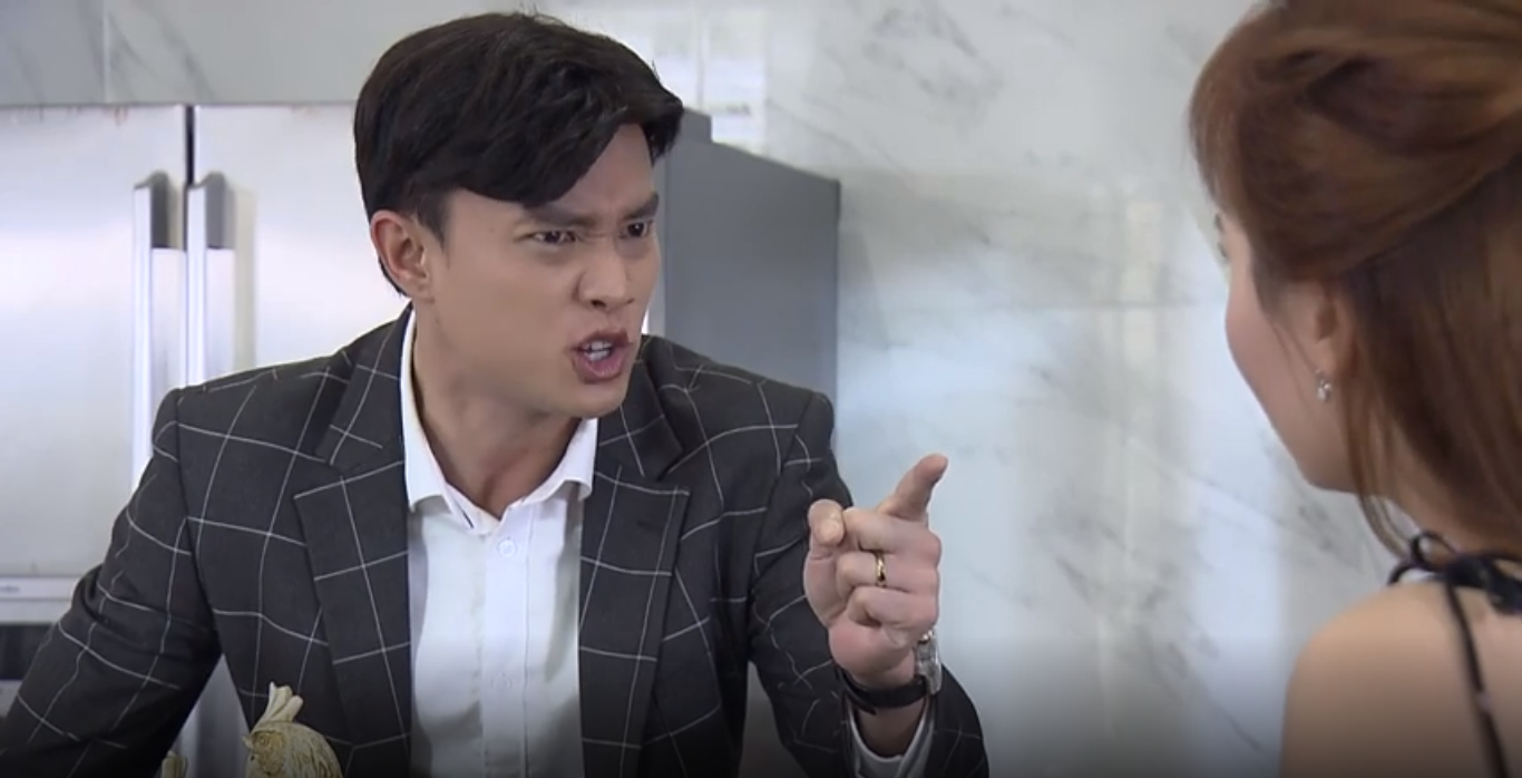 Vũ bức xúc vì Thư can thiệp vào chuyện của mình và Nhã. Ảnh cắt từ clip