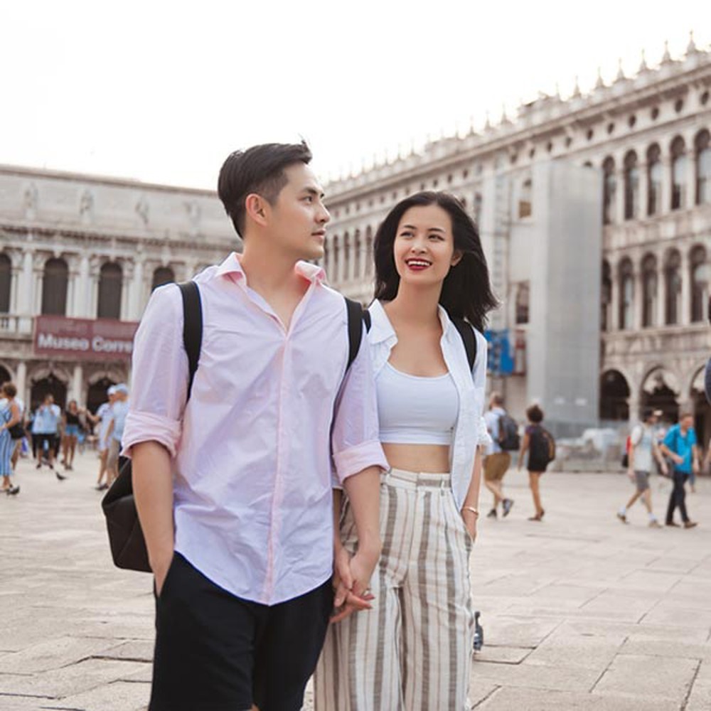 Đông Nhi - Ông Cao Thắng luôn đồng hành và bên cạnh nhau mọi lúc mọi nơi. Ảnh: FBNV.