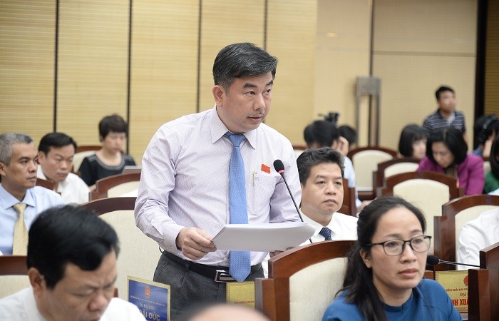 ĐB Nguyễn Minh Đức (tổ Thanh Xuân) chất vấn về vấn đề xe dù bến cóc.
