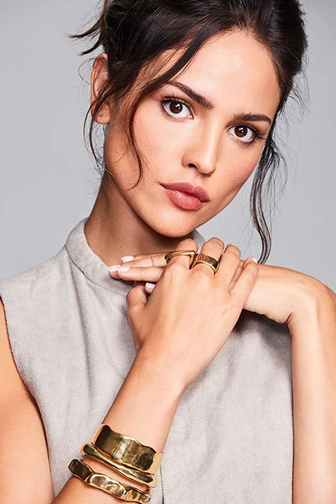 Eiza González sở hữu gương mặt đẹp, thân hình quyến rũ.