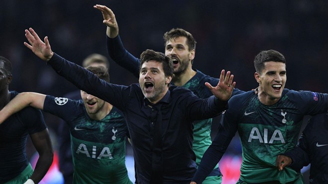 Dù đã rất tiến bộ, Tottenham vẫn chưa thể chạm tay vào các danh hiệu. Ảnh: Getty.
