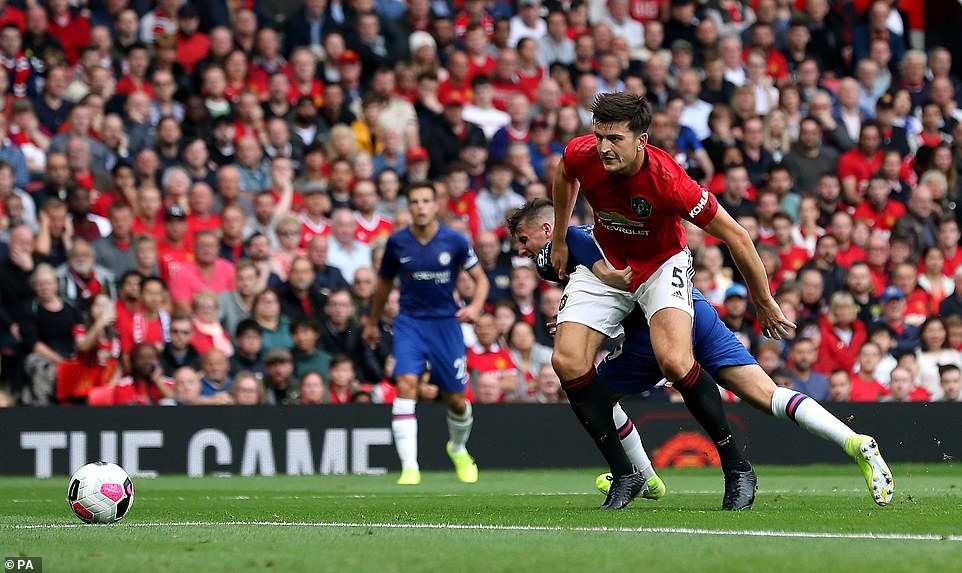 Harry Maguire thể hiện sự vững chắc trong hàng thủ Man United. Ảnh: PA.