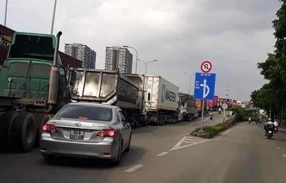 Cầu Phú Mỹ ùn tắc kéo dài nhiều giờ liền. Ảnh: atgt.vn.