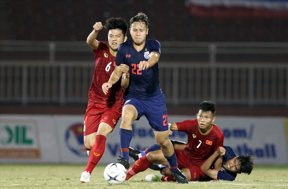 U18 Việt Nam rơi vào cửa hẹp và phải trông chờ vào may mắn mới có thể giành quyền đi tiếp. Ảnh: Hữu Phạm
