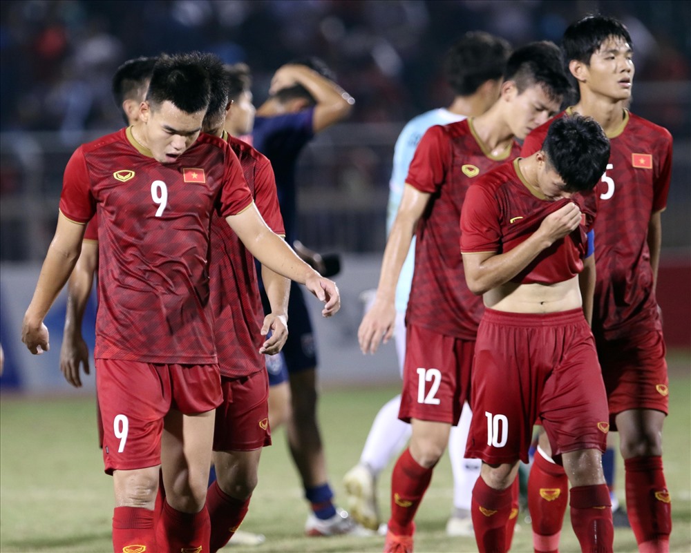 U18 Việt Nam mất quyền tự quyết trong cuộc đua giành tấm vé vào vòng bán kết. Ảnh: Hữu Phạm
