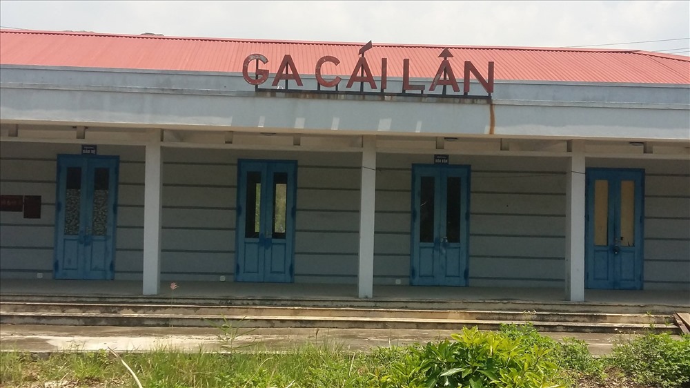 Nhà ga hoang vắng từ ngày khánh thành. Ảnh: Nguyễn Hùng