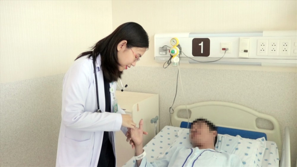 Bệnh nhân T nằm điều trị tại bệnh viện do nhiễm độc thạch tín