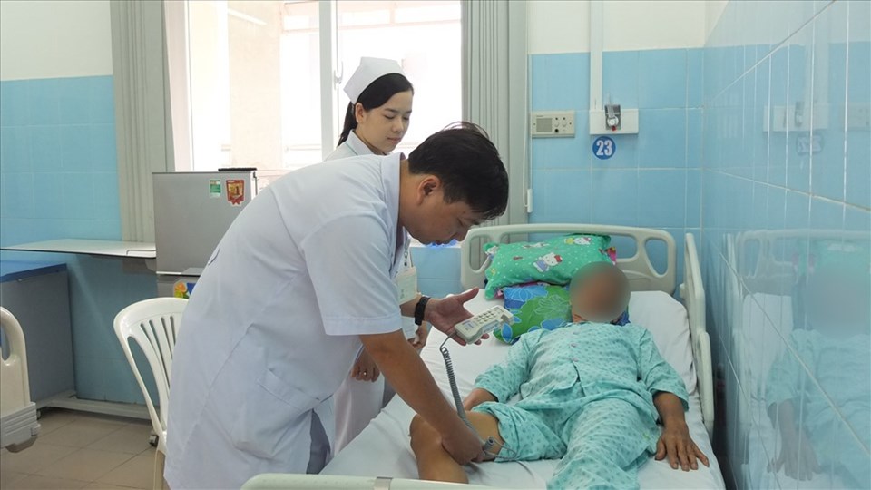 Sau phẫu thuật bệnh nhân V đã dần ổn định Sau phẫu thuật bệnh nhân V đã dần ổn định