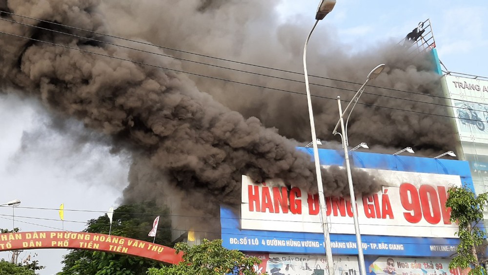 Hình ảnh từ hiện trường vụ cháy. Ảnh: Báo Bắc Giang