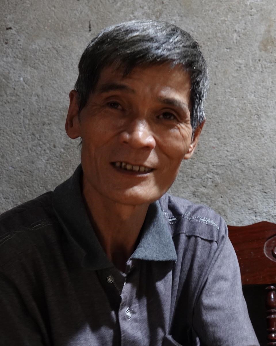 Trưởng thôn Hoàng Văn Thạch và nỗi khổ vì đất quê cha mình có nhiều vàng.