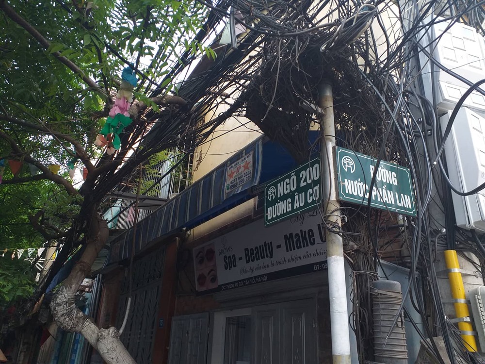 Biển tên “đường nước Phần Lan“.