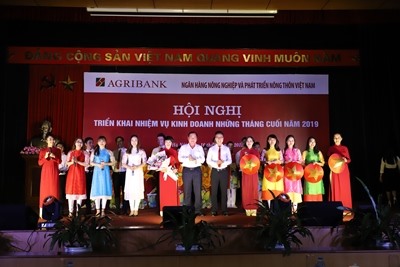 Đồng chí Tiết Văn Thành – Thành viên HĐTV- Tổng Giám đốc Agribank phát biểu tại Hội nghị