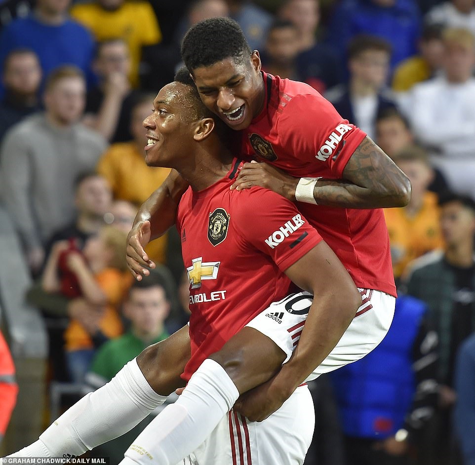 Martial đang trên đà lấy lại phong độ. Ảnh: Getty & Daily Mail.