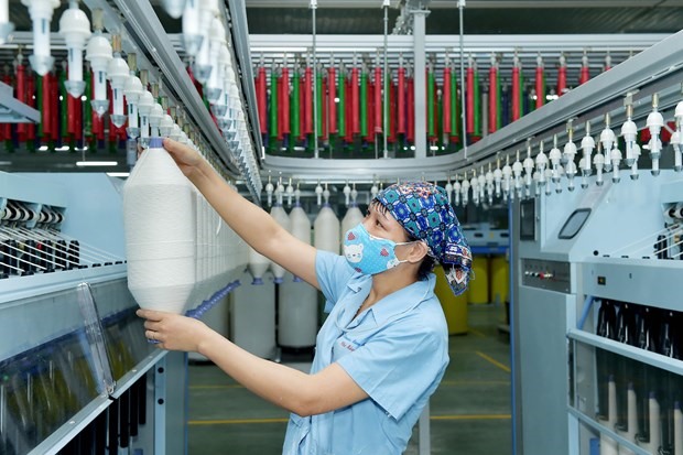 Chủ tịch Hiệp hội Dệt May Việt Nam nhận định, ngành dệt may Trung Quốc khó lòng cạnh tranh với Việt Nam ở khía cạnh giá nhân công lao động. Ảnh: ST