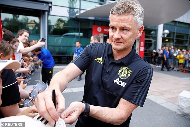 Solskjaer có lòng tự tôn với M.U rất cao. Ảnh: Reuters.
