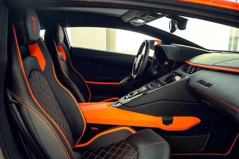Nội thất biên trong xe. Ảnh: Carbuzz