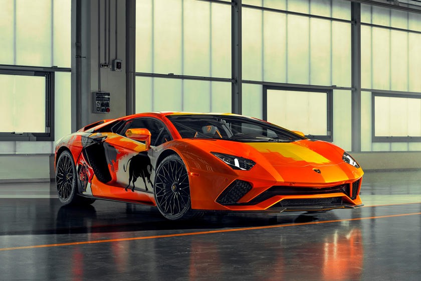 Mẫu Lamborghini Adventador S được sơn lại bởi Skyler Gray. Ảnh: Carbuzz