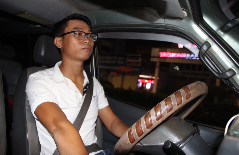 Hơn 1 năm qua, tài xế trẻ Lê Anh Tuấn đã chở hàng trăm người bị tai nạn đến bệnh viện cấp cứu.