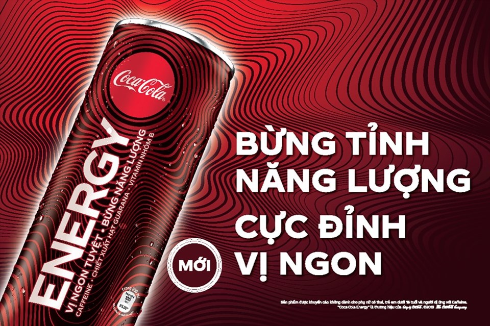 Nước tăng lực Coca-Cola® Energy đem đến hương vị thơm ngon, và tràn đầy hứng khởi. Nước tăng lực Coca-Cola® Energy đem đến hương vị thơm ngon, và tràn đầy hứng khởi.