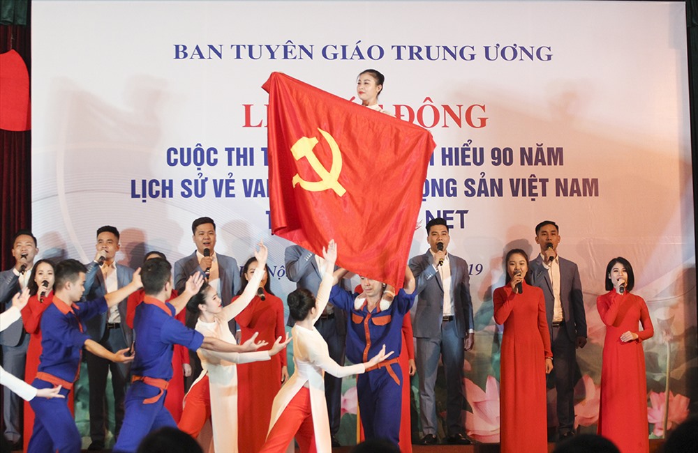 Các tiết mục văn nghệ được biểu diễn trong chương trình. Ảnh T.Vương