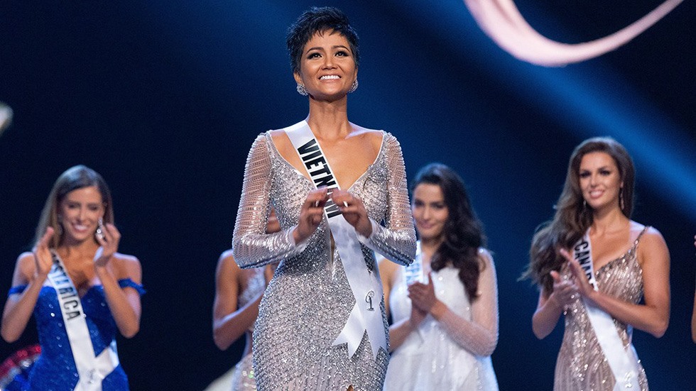 H'Hen Niê lập nên kì tích khi lọt top 5 Miss Universe 2018. Ảnh: ST.