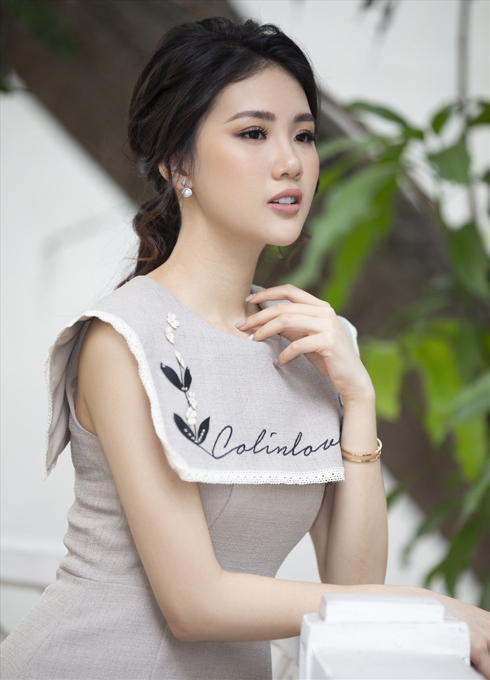 Với người đẹp, bước đi chậm mà chắc và thời gian tới đây, Quỳnh Hoa sẽ tích cực làm việc, khẳng định mình trong lĩnh vực mà mình theo đuổi.